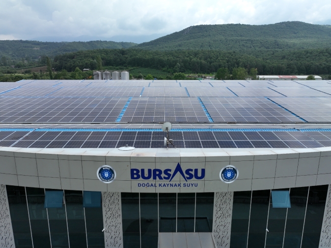 Su fabrikasında elektrik üretiliyor