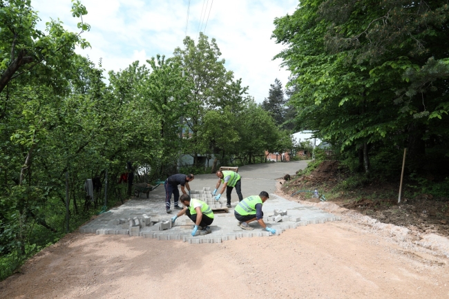 İnegöl'de yollar parke taşla kaplanıyor
