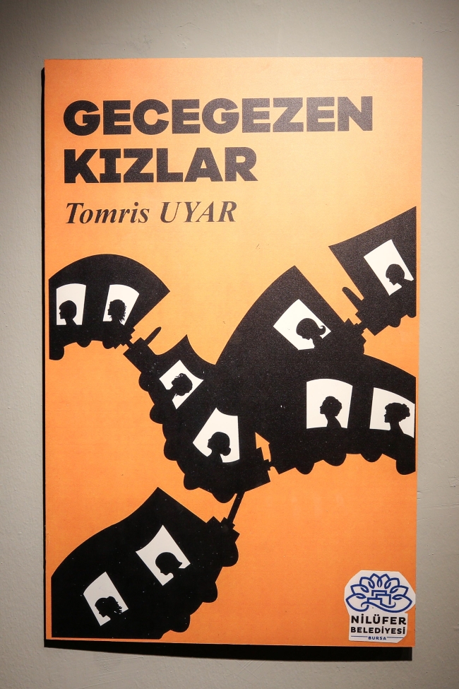 Uyar'ın kitabına kapak tasarladılar