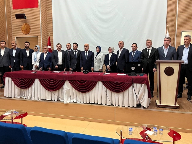 Bakan Kirişci mazbatasını aldı