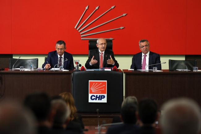 Kılıçdaroğlu yeni milletvekilleri ile buluştu