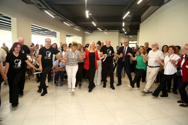 Olgun gençler el emeği eserlerini sergiledi