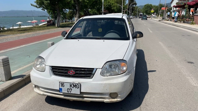 Bursa'da kaza yapan araç ünlü sanatçının evine daldı