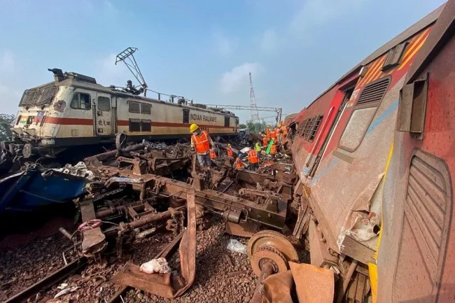 Hindistan'da tren kazası: 288 ölü