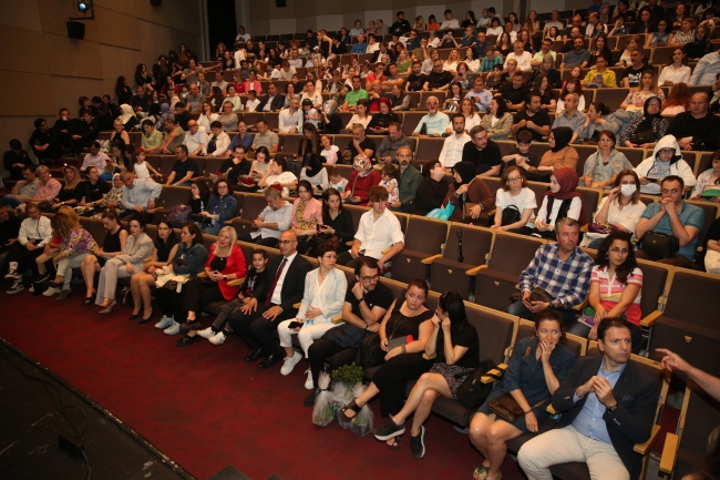 Çocuk ve Gençlik Koroları performanslarıyla alkış aldı