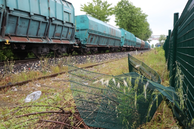 Samsun'da yük treni yaşlı adama çarptı!
