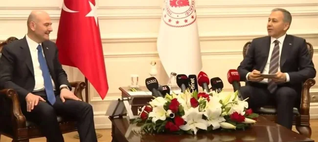 Bakanlıklarda devir teslim töreni