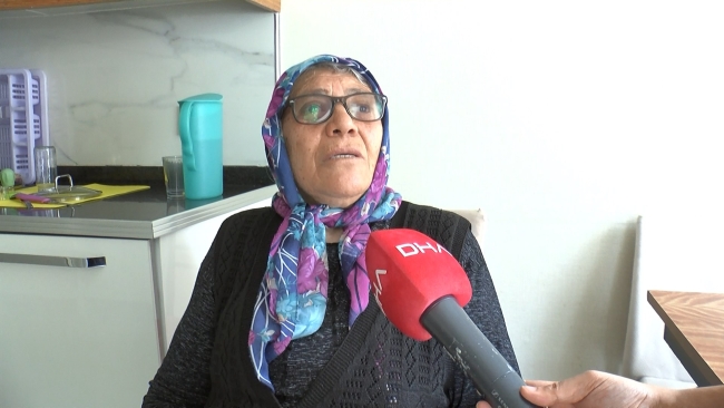 Sel suları apartmanın balkonundan şelale gibi aktı