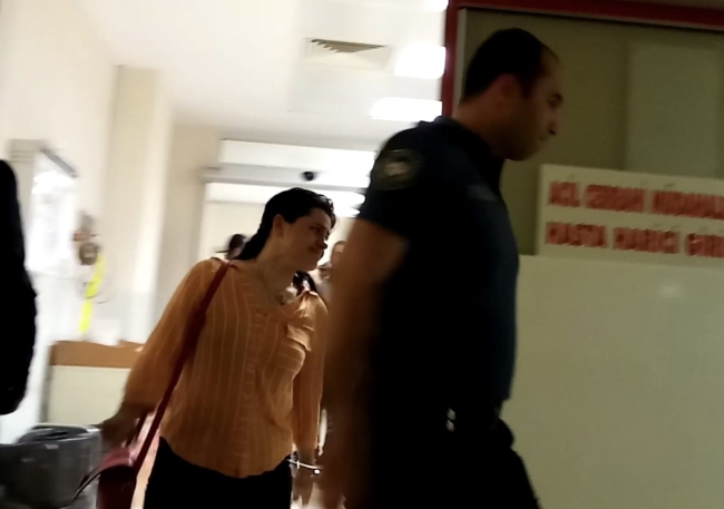 Bursa'da öfkeli kadın ayrılmak isteyen sevgilisini bıçakladı