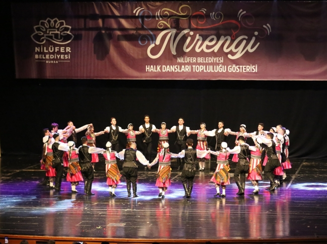 ​​​​​​​Nilüfer Halk Dansları Topluluğu “Nirengi” ile büyüledi