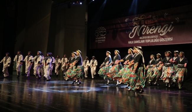 ​​​​​​​Nilüfer Halk Dansları Topluluğu “Nirengi” ile büyüledi
