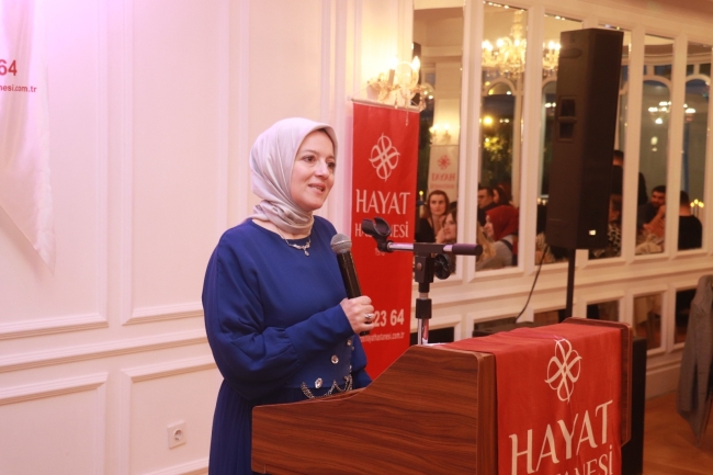 Hayat Hastanesi çalışanları 45. yıl yemeğinde bir araya geldi