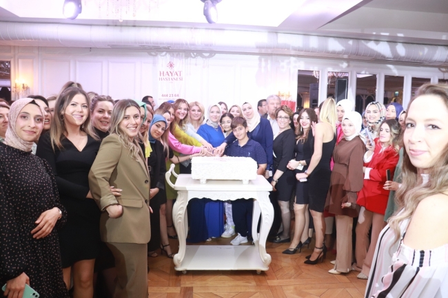 Hayat Hastanesi çalışanları 45. yıl yemeğinde bir araya geldi