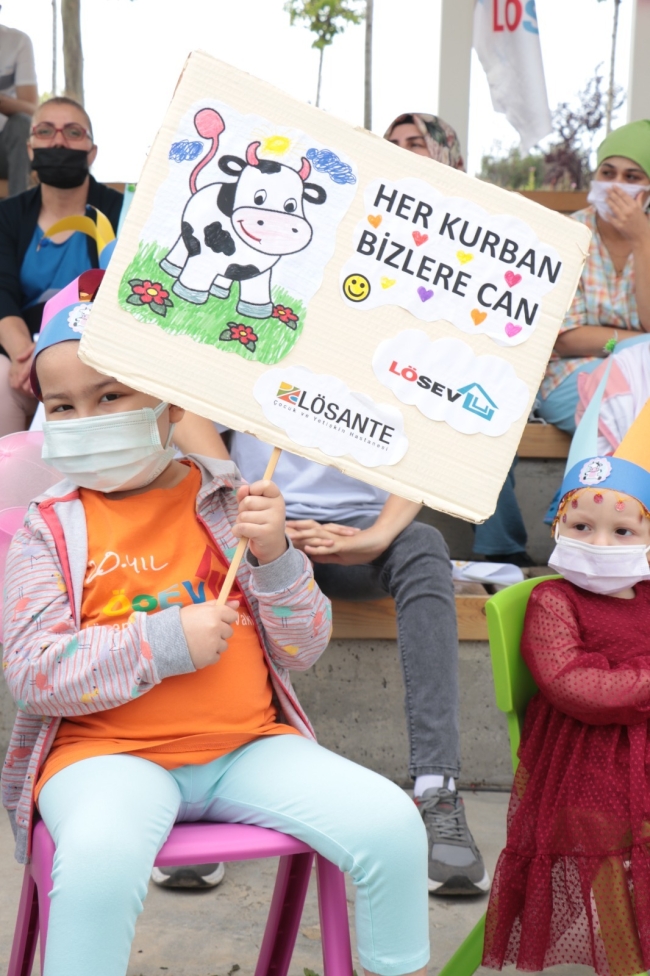 LÖSEV yıl boyunca ihtiyaç sahiplerine el uzatıyor