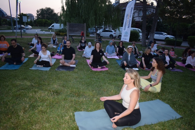 Nilüferliler yoga için buluşuyor   