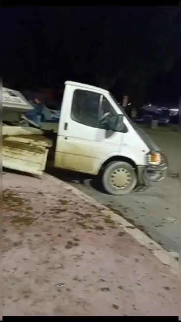 Kamyonet ile otomobil çarpıştı: 1 ölü