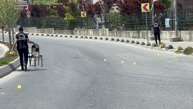 Maskeli silahlı saldırı kameralara yansıdı