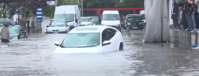 Ankara'da şiddetli yağış sele neden oldu!