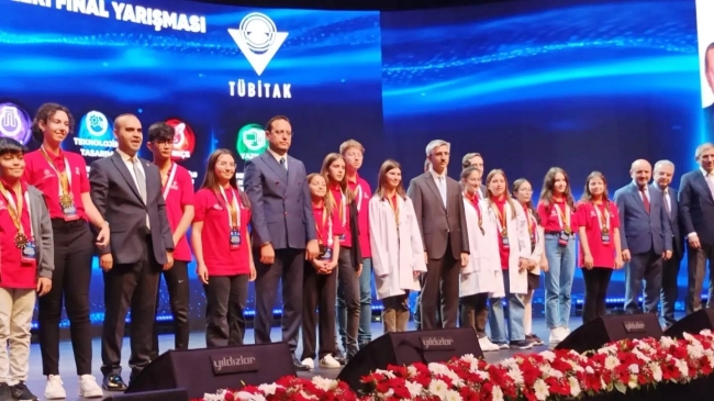 Mustafakemalpaşa Kız Anadolu İmam Hatip Lisesi Türkiye birincisi oldu