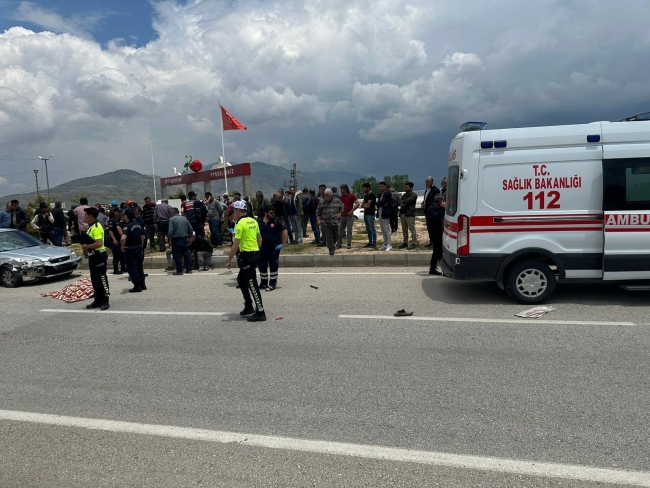 Burdur’da otomobil ile elektrikli bisiklet çarpıştı: 1 ölü 3 yaralı