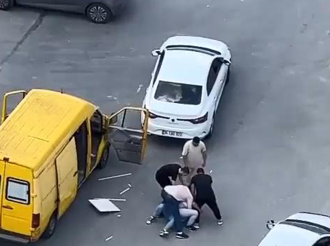Yol verme kavgası kameralara yansıdı