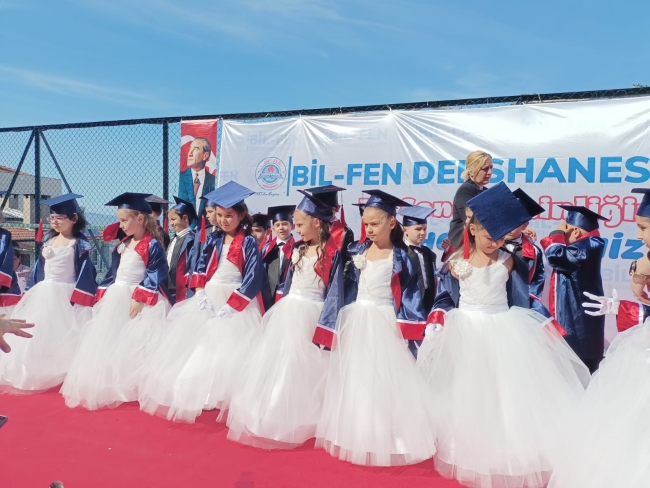 Bursa'da miniklerin mezuniyet coşkusu!