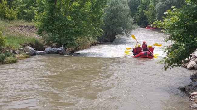 Bursa Basını Orhaneli Rafting'de Stres Attı!