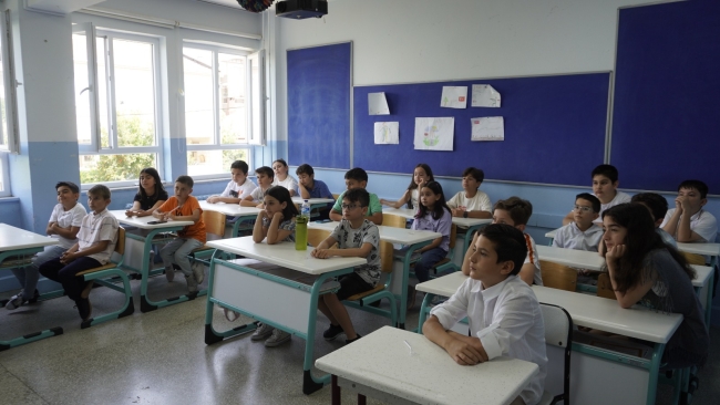 Bursa'da miniklerin karne heyecanı 
