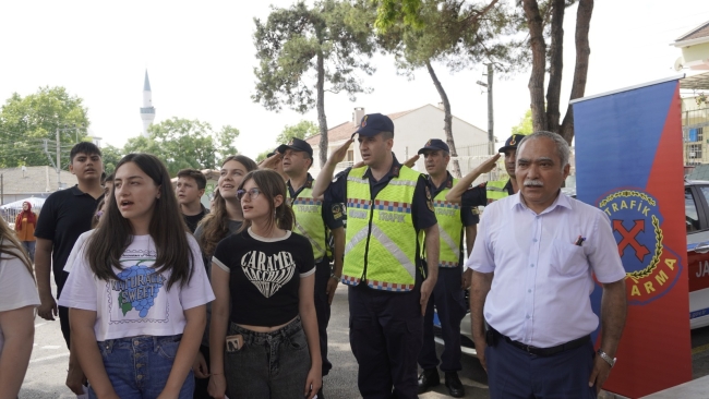 Bursa'da Jandarma'dan önce ders sonra hediye