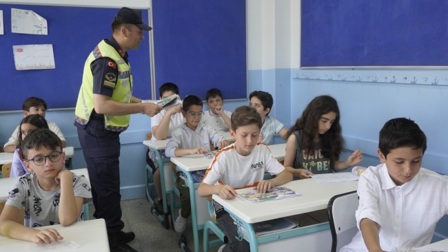 Bursa'da Jandarma'dan önce ders sonra hediye