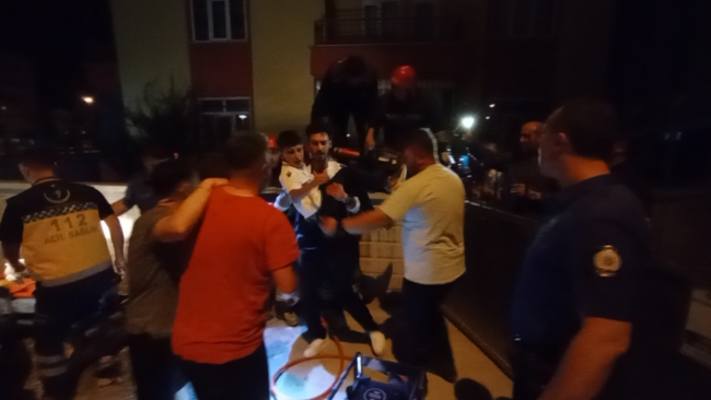 Konya'da çocuğun bacağına korkuluk demiri saplandı