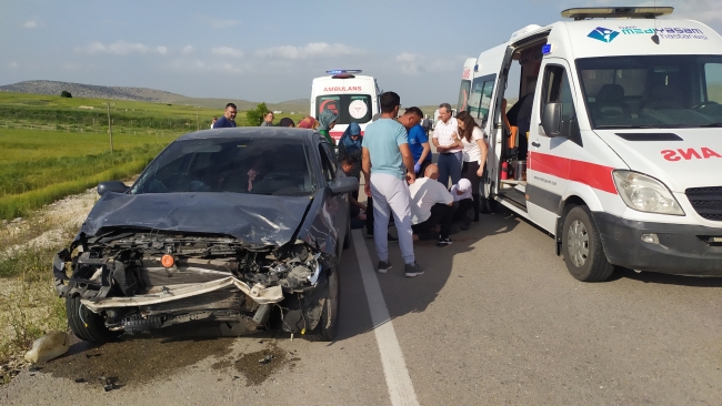 Antalya'da feci kaza: Karı-koca ve torunu öldü, 9 kişide yaralandı