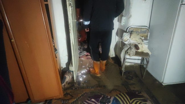 Kars'ı sağanak ve dolu vurdu