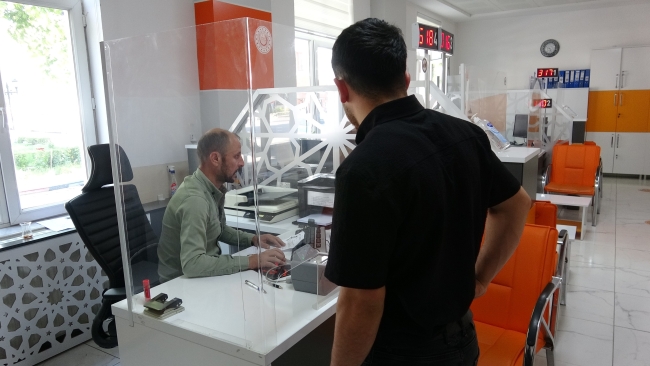 Kimliklerini kaybeden adaylar zamanla yarıştılar