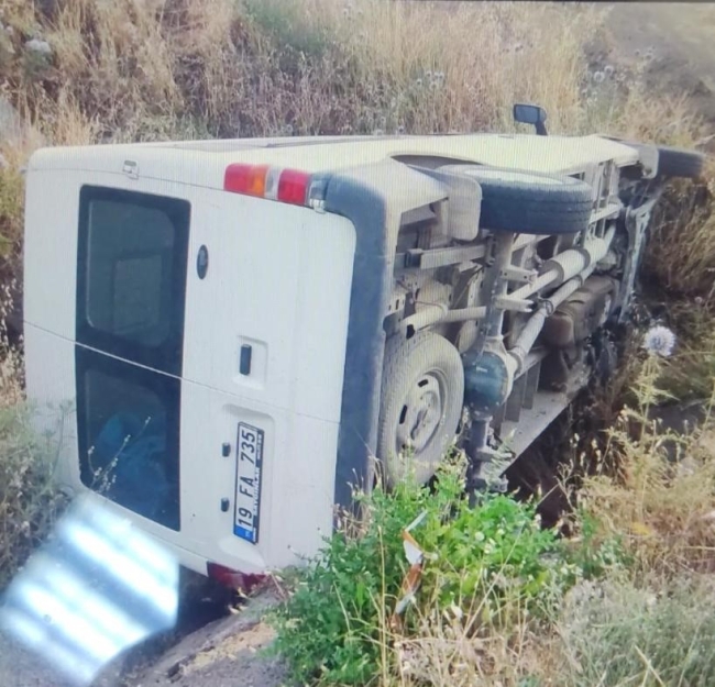 Adıyaman'da minibüs takla attı: 1 yaralı