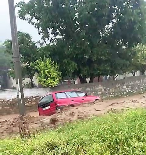 Pamukkale’nin 4 mahallesi sele teslim oldu