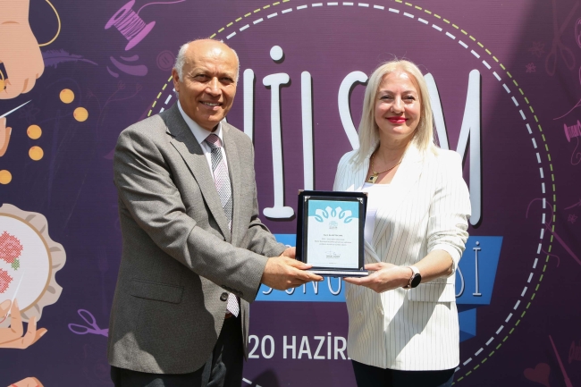 NİLSEM kursiyerlerinin yıl sonu sergisi yapıldı