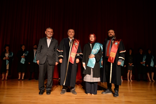 BUÜ Sosyal Bilimler Enstitüsü'nden Mezuniyet Töreni