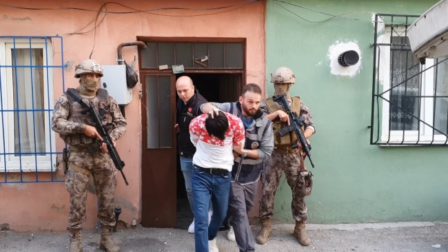 Dronlar tespit etti polisler tek tek yakaladı