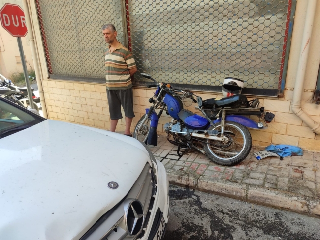 Motosikletle çarpışan otomobil sürücüsü kaçtı