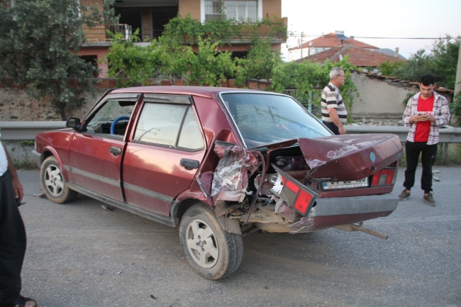 TIR'ın lastiği patladı, 5 araç birbirine girdi