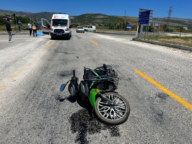 Isparta’da trafik kazası: 1 ölü, 2 yaralı