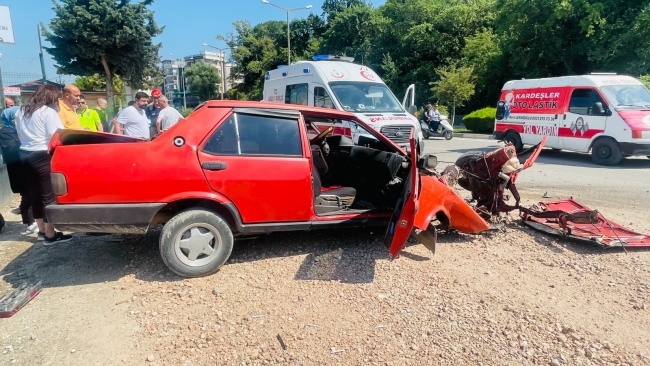 Bursa'da feci kaza! Sürücü yola fırladı