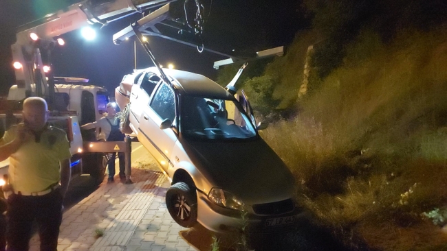 Sürücü kazadan sonra aracını terk etti