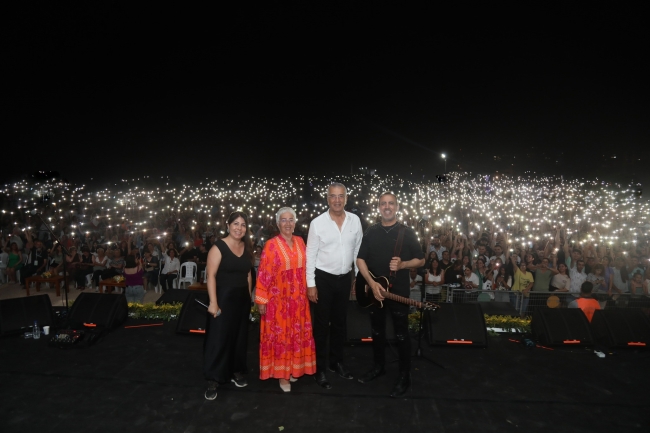 Haluk Levent sanatseverlerle buluştu