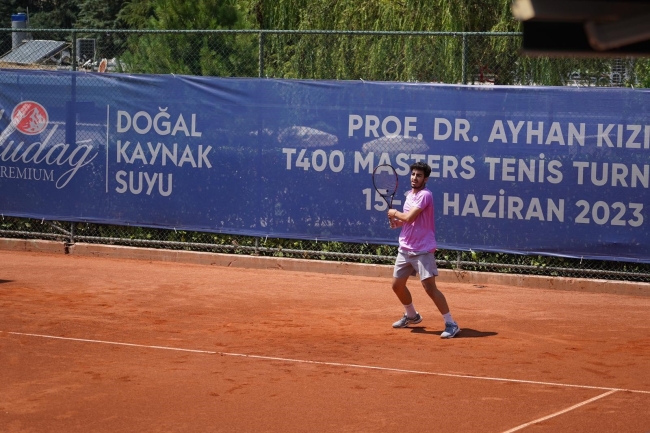 Bursa'daki tenis turnuvasında şampiyonlar belli oldu