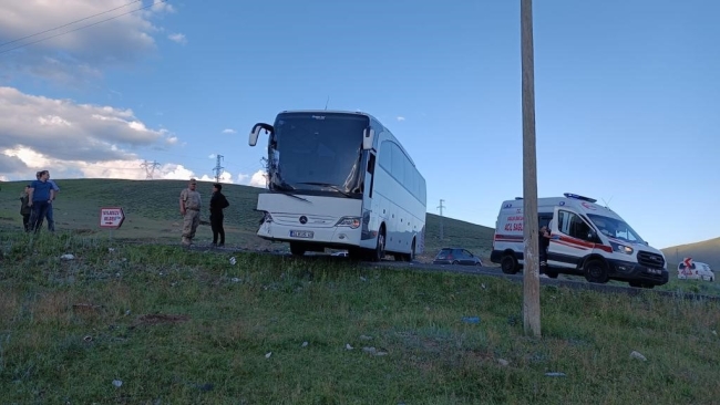 Ağrı'da iki ayrı trafik kazası: 18 yaralı