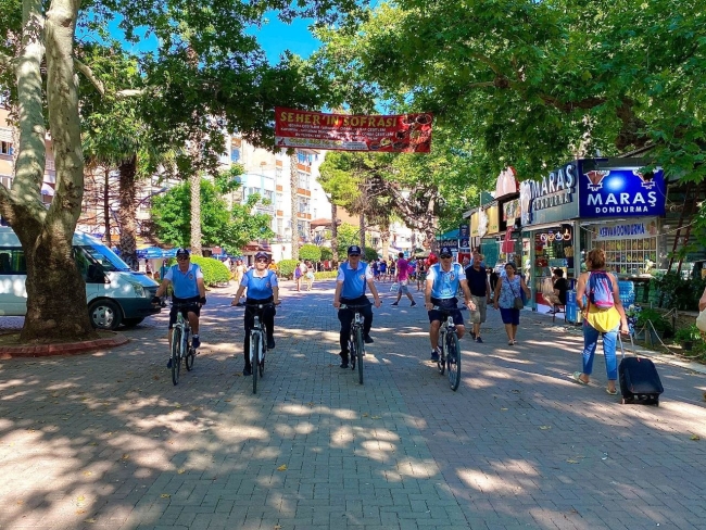 Erdek’te sahiller martı timleri ile güvende
