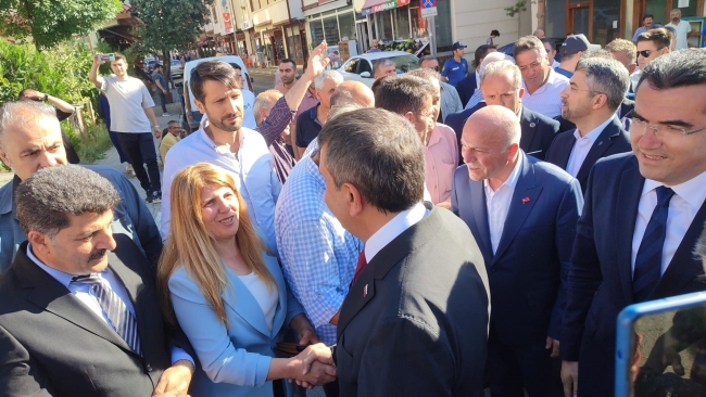 Bakan Tekin Erzurum'da hemşerileriyle bayramlaştı