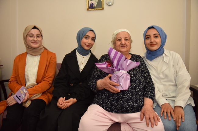 Başkan Yılmaz'dan şehir ailelerine bayram ziyareti